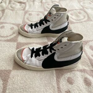 Nike Blazer Mid 77 Jumbo Sneakers